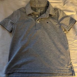 Vineyard Vines collared shirt. $15. 4t